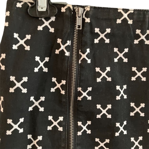 H&M Zipper Mini Skirt - Picture 5 of 9